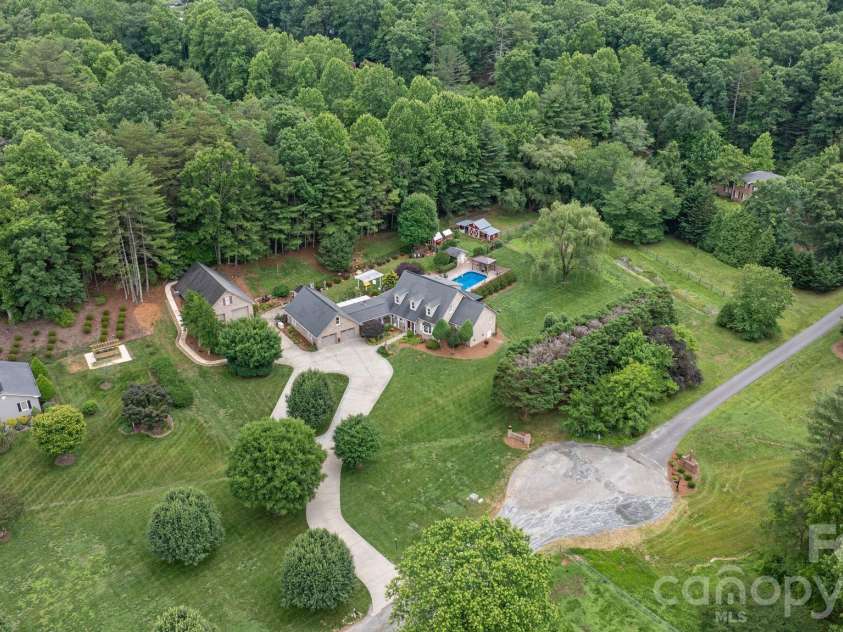 401 Redwood Court, Lenoir, NC 28645.  MLS# CAR4383184, YatesRealty ID 29573. 