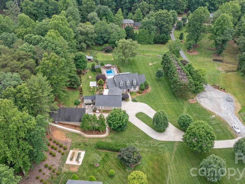 401 Redwood Court, Lenoir, NC 28645.  MLS# CAR4383184, YatesRealty ID 29573. 