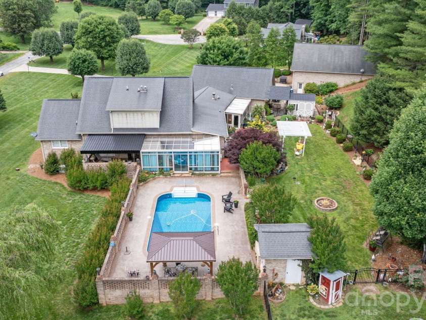 401 Redwood Court, Lenoir, NC 28645.  MLS# CAR4383184, YatesRealty ID 29573. 