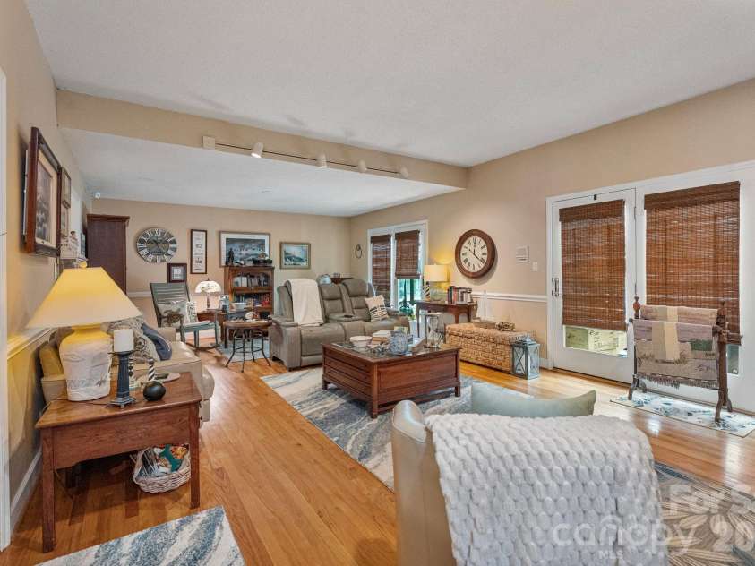 401 Redwood Court, Lenoir, NC 28645.  MLS# CAR4383184, YatesRealty ID 29573. 
