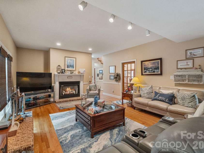 401 Redwood Court, Lenoir, NC 28645.  MLS# CAR4383184, YatesRealty ID 29573. 