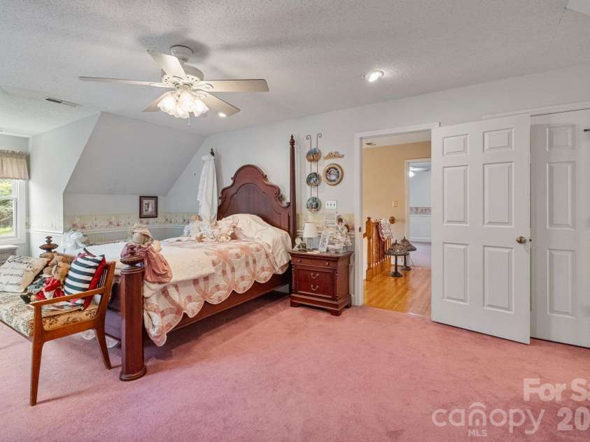 401 Redwood Court, Lenoir, NC 28645.  MLS# CAR4383184, YatesRealty ID 29573. 