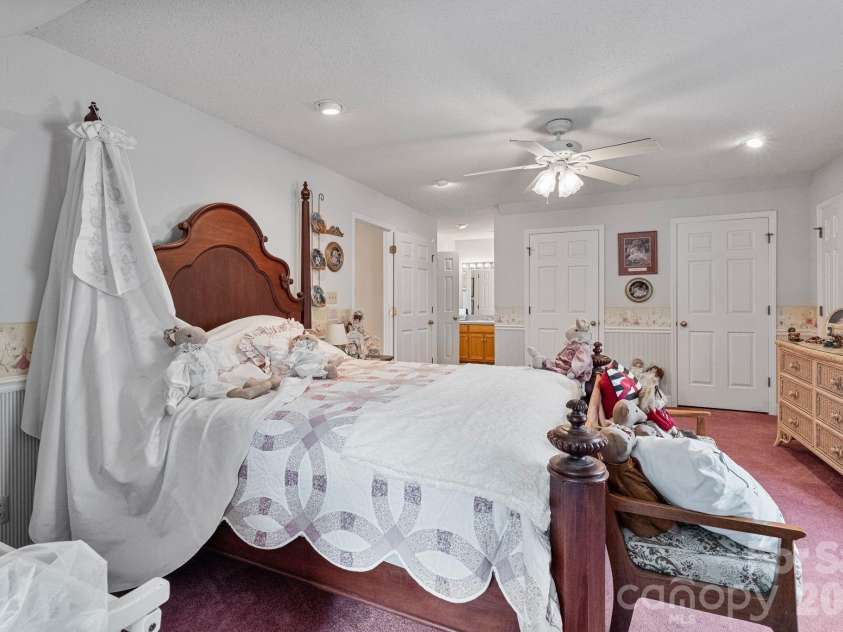 401 Redwood Court, Lenoir, NC 28645.  MLS# CAR4383184, YatesRealty ID 29573. 