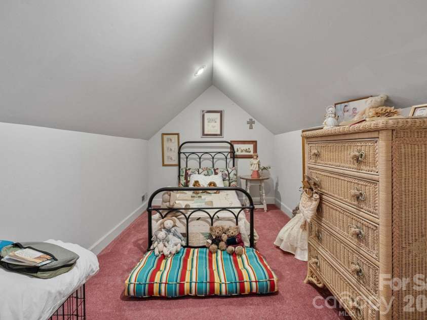 401 Redwood Court, Lenoir, NC 28645.  MLS# CAR4383184, YatesRealty ID 29573. 