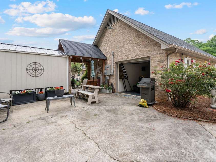 401 Redwood Court, Lenoir, NC 28645.  MLS# CAR4383184, YatesRealty ID 29573. 
