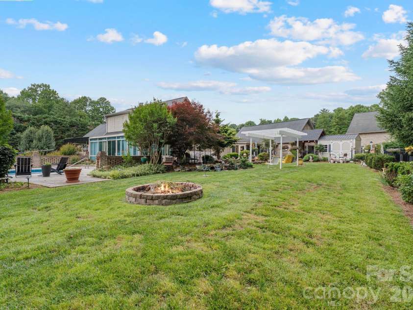 401 Redwood Court, Lenoir, NC 28645.  MLS# CAR4383184, YatesRealty ID 29573. 