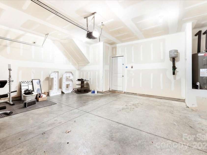 5821 Crestlawn Court, Pfafftown, NC 27040.  MLS# CAR4230431, YatesRealty ID 29574. 