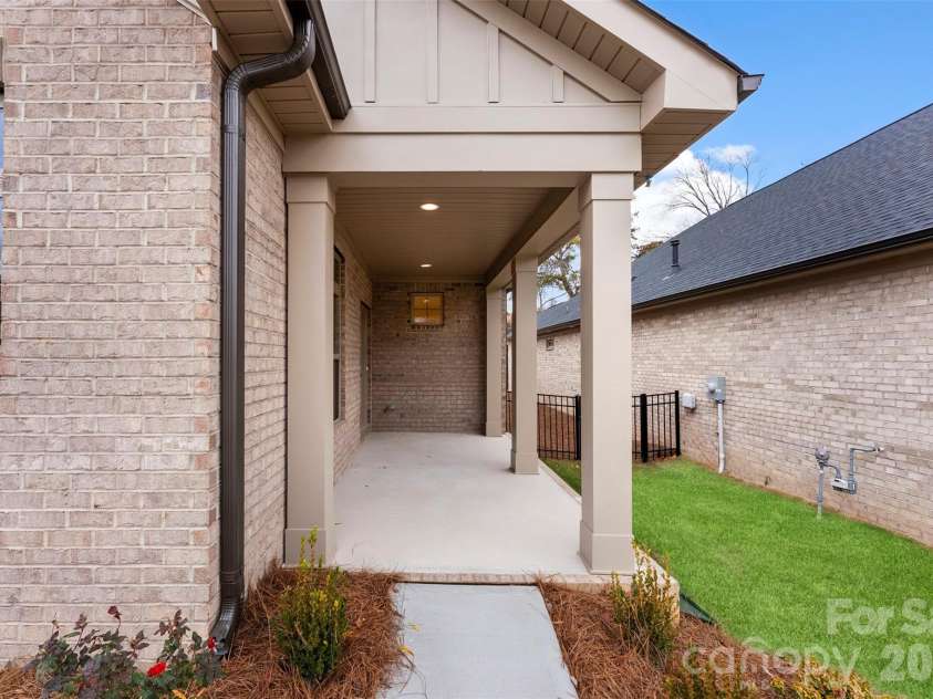 415 Newstyle Way, Gastonia, NC 28056.  MLS# CAR4389199, YatesRealty ID 29575. 