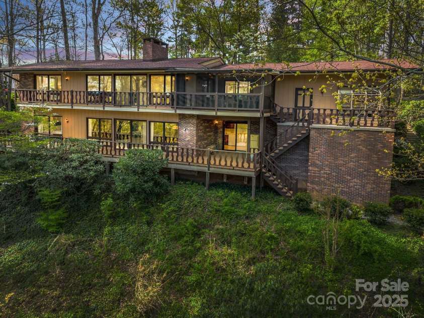 8 Greenbriar Woods Circle, Etowah, NC 28729.  MLS# CAR4247611, YatesRealty ID 29575. 