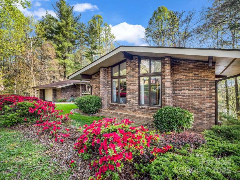 8 Greenbriar Woods Circle, Etowah, NC 28729.  MLS# CAR4247611, YatesRealty ID 29575. 
