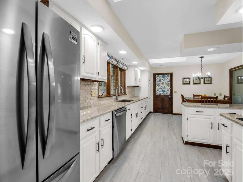 8 Greenbriar Woods Circle, Etowah, NC 28729.  MLS# CAR4247611, YatesRealty ID 29575. 