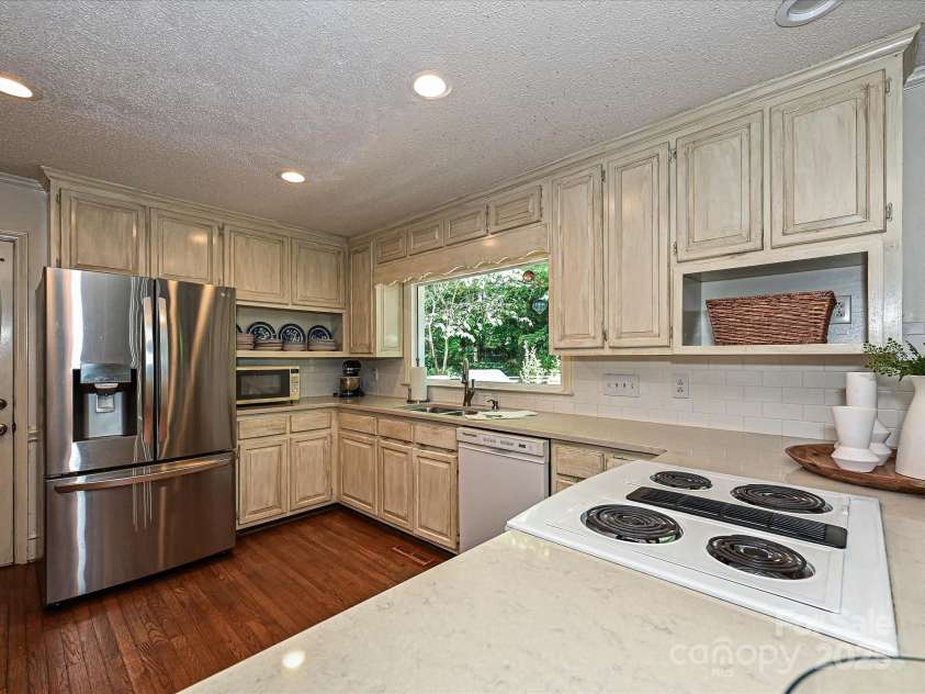 4951 Dayspring Drive, Mint Hill, NC 28227.  MLS# CAR4257399, YatesRealty ID 29577. 