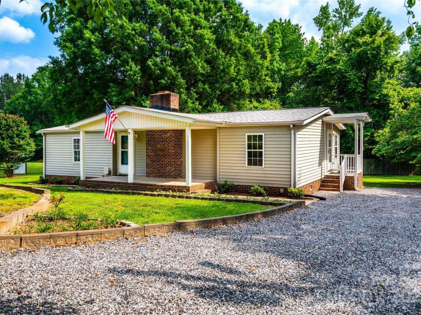 7050 Forney Hill Road, Denver, NC 28037.  MLS# CAR4243315, YatesRealty ID 29578. WELCOME HOME!