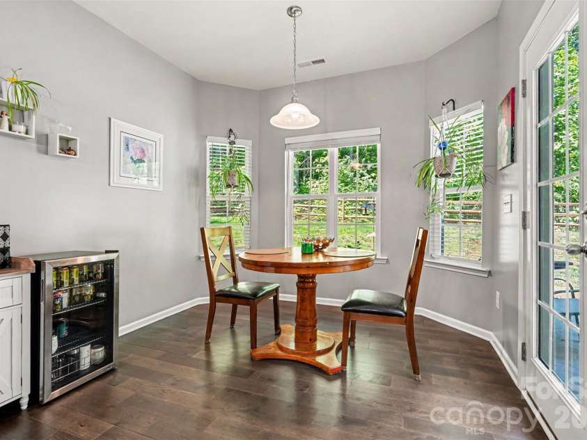 12301 Flatbush Drive, Huntersville, NC 28078.  MLS# CAR4382119, YatesRealty ID 29579. Breakfast Area overlloks private backyard
