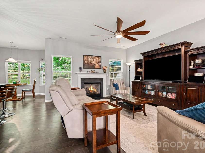 12301 Flatbush Drive, Huntersville, NC 28078.  MLS# CAR4382119, YatesRealty ID 29579. Bright and airy, lots of windows