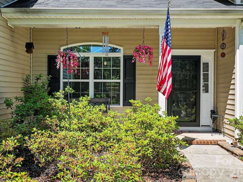12301 Flatbush Drive, Huntersville, NC 28078.  MLS# CAR4382119, YatesRealty ID 29579. Covered Front Porch