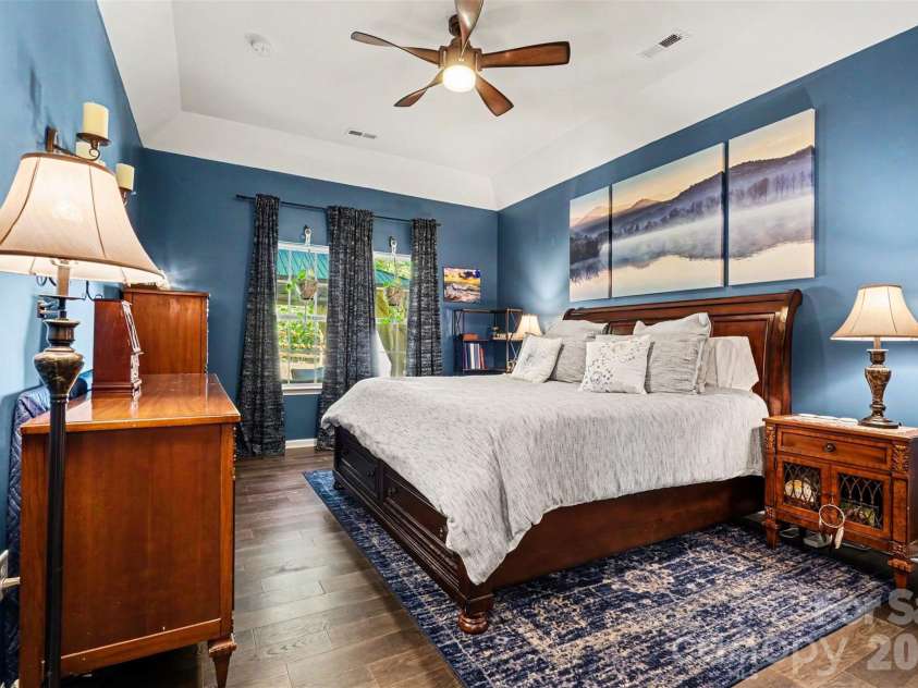 12301 Flatbush Drive, Huntersville, NC 28078.  MLS# CAR4382119, YatesRealty ID 29579. Primary Suite