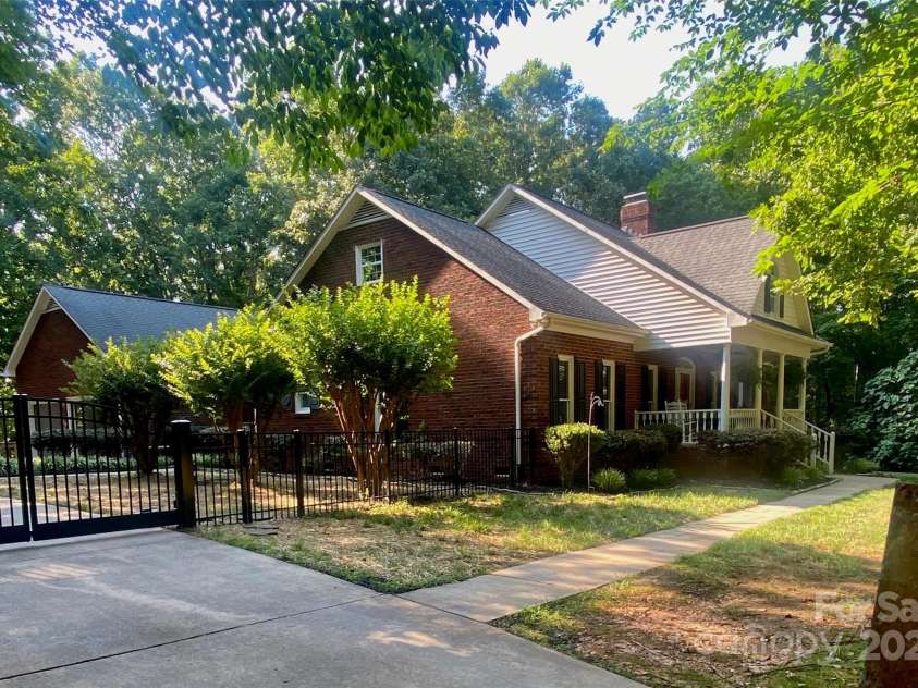 7408 Mockingbird Lane, Waxhaw, NC 28173.  MLS# CAR4271688, YatesRealty ID 29579. 