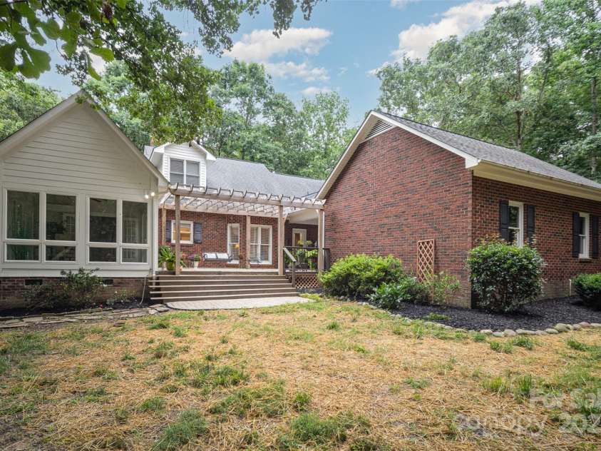 7408 Mockingbird Lane, Waxhaw, NC 28173.  MLS# CAR4271688, YatesRealty ID 29579. 