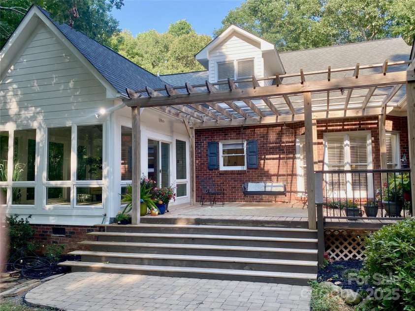 7408 Mockingbird Lane, Waxhaw, NC 28173.  MLS# CAR4271688, YatesRealty ID 29579. 