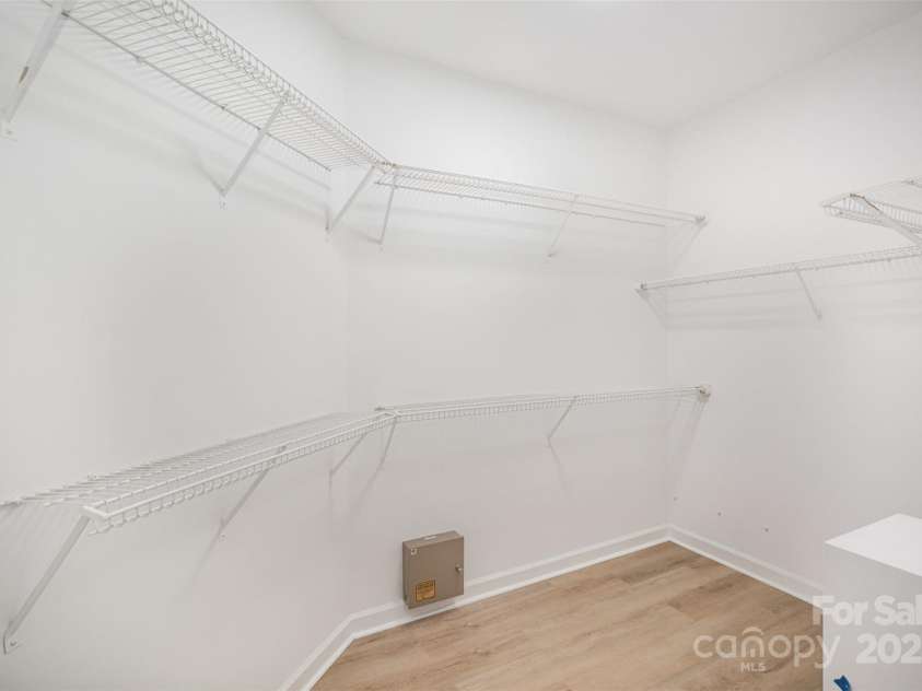 7408 Mockingbird Lane, Waxhaw, NC 28173.  MLS# CAR4271688, YatesRealty ID 29579. Primary closet