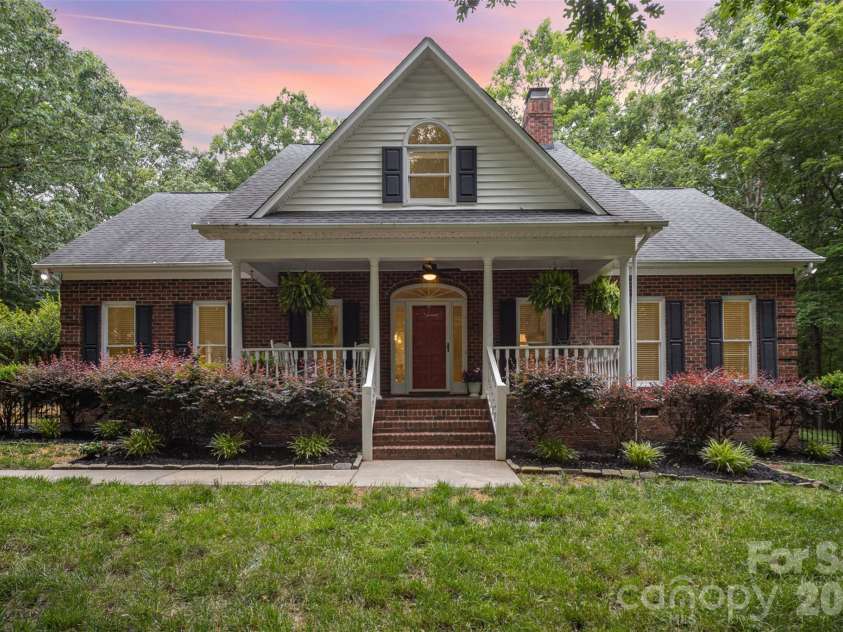 7408 Mockingbird Lane, Waxhaw, NC 28173.  MLS# CAR4335710, YatesRealty ID 29579. 