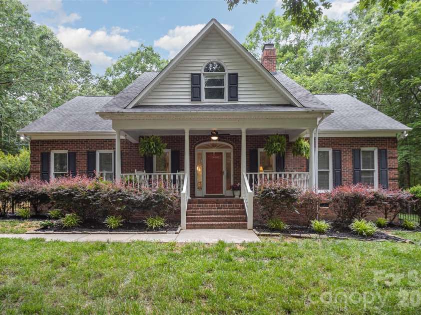 7408 Mockingbird Lane, Waxhaw, NC 28173.  MLS# CAR4335710, YatesRealty ID 29579. 