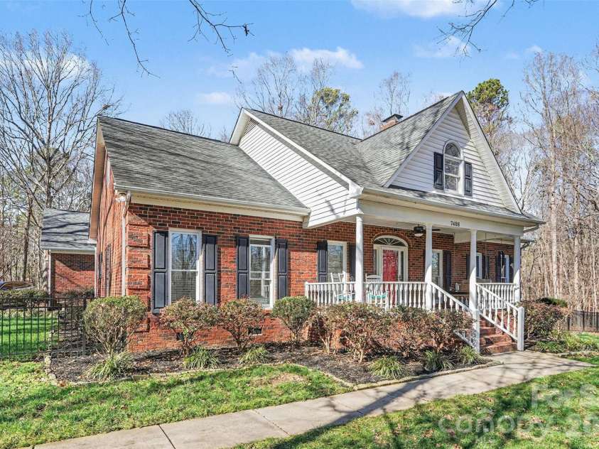7408 Mockingbird Lane, Waxhaw, NC 28173.  MLS# CAR4335710, YatesRealty ID 29579. 