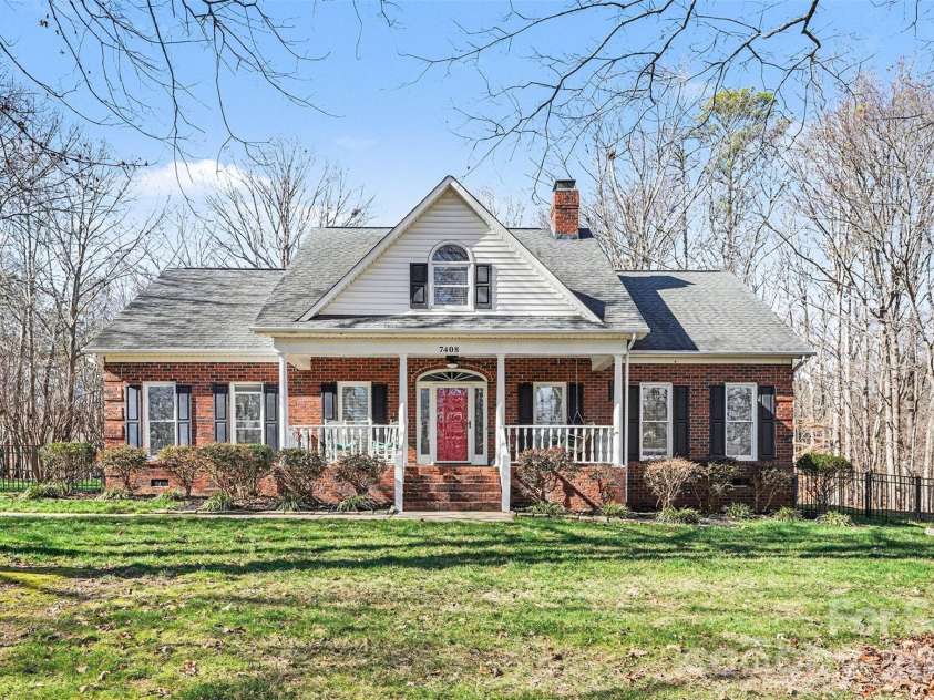 7408 Mockingbird Lane, Waxhaw, NC 28173.  MLS# CAR4335710, YatesRealty ID 29579. 