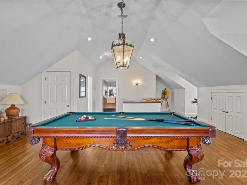 1579 Queens Road, Charlotte, NC 28207.  MLS# CAR4201917, YatesRealty ID 2958. 