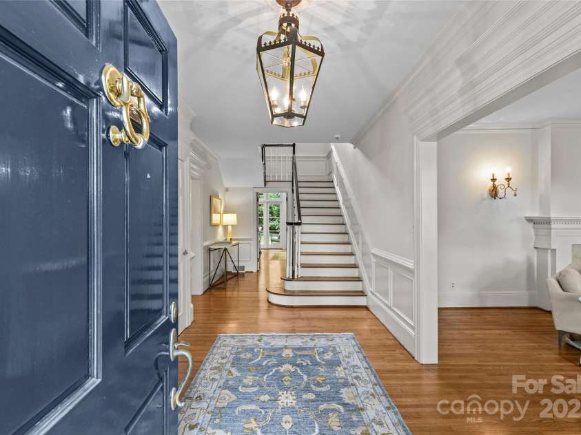 1579 Queens Road, Charlotte, NC 28207.  MLS# CAR4201917, YatesRealty ID 2958. 