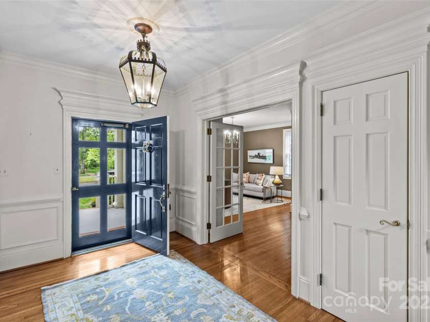 1579 Queens Road, Charlotte, NC 28207.  MLS# CAR4201917, YatesRealty ID 2958. 