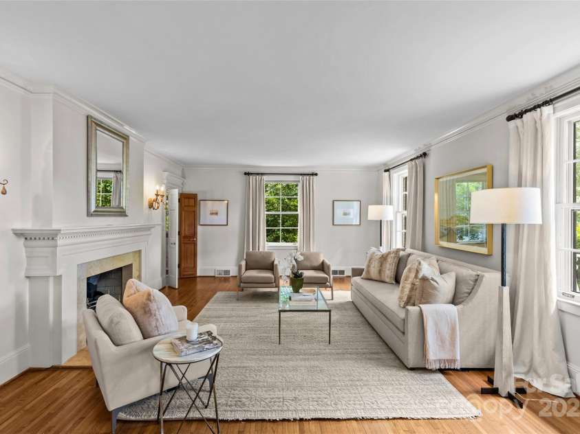 1579 Queens Road, Charlotte, NC 28207.  MLS# CAR4201917, YatesRealty ID 2958. 