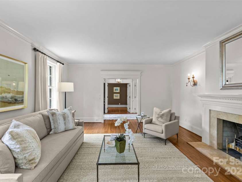 1579 Queens Road, Charlotte, NC 28207.  MLS# CAR4201917, YatesRealty ID 2958. 