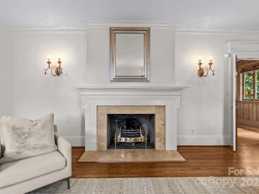 1579 Queens Road, Charlotte, NC 28207.  MLS# CAR4201917, YatesRealty ID 2958. 