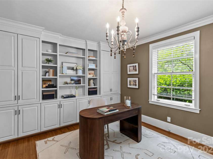 1579 Queens Road, Charlotte, NC 28207.  MLS# CAR4201917, YatesRealty ID 2958. 