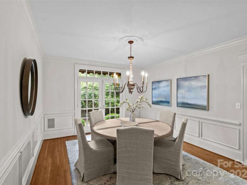 1579 Queens Road, Charlotte, NC 28207.  MLS# CAR4201917, YatesRealty ID 2958. 
