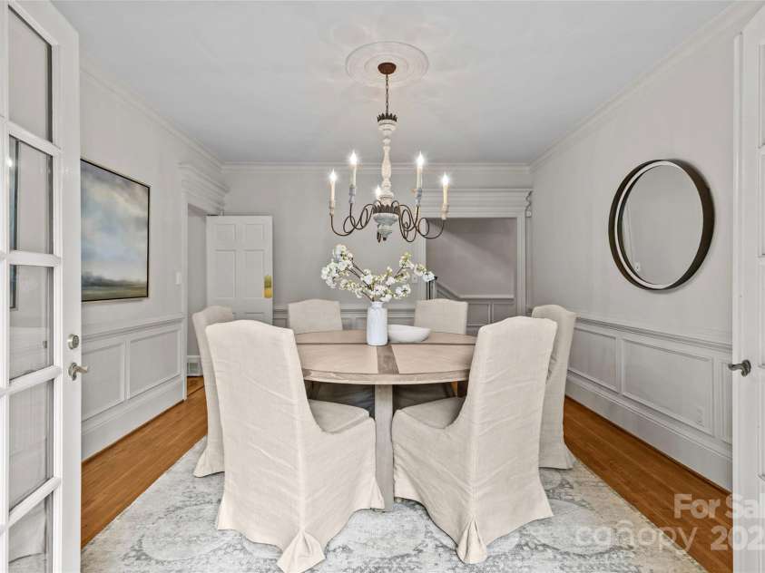 1579 Queens Road, Charlotte, NC 28207.  MLS# CAR4201917, YatesRealty ID 2958. 