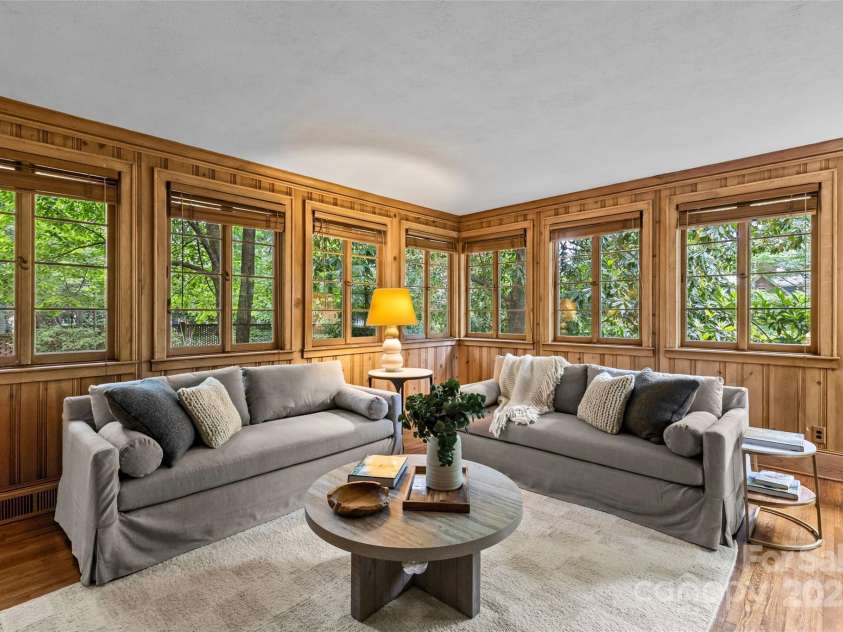 1579 Queens Road, Charlotte, NC 28207.  MLS# CAR4201917, YatesRealty ID 2958. 