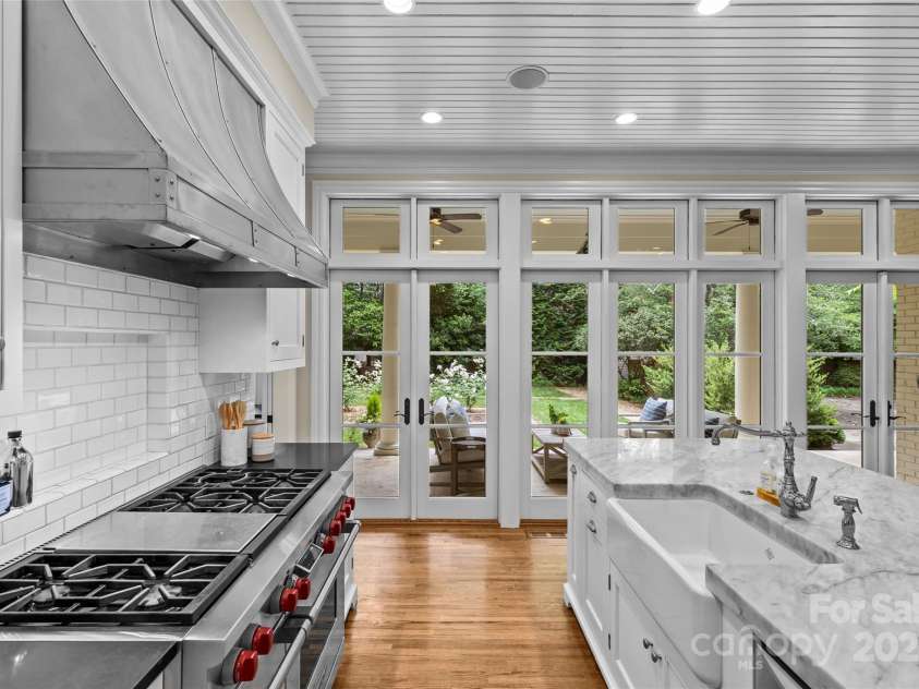 1579 Queens Road, Charlotte, NC 28207.  MLS# CAR4201917, YatesRealty ID 2958. 