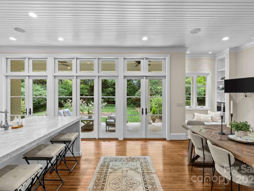 1579 Queens Road, Charlotte, NC 28207.  MLS# CAR4201917, YatesRealty ID 2958. 