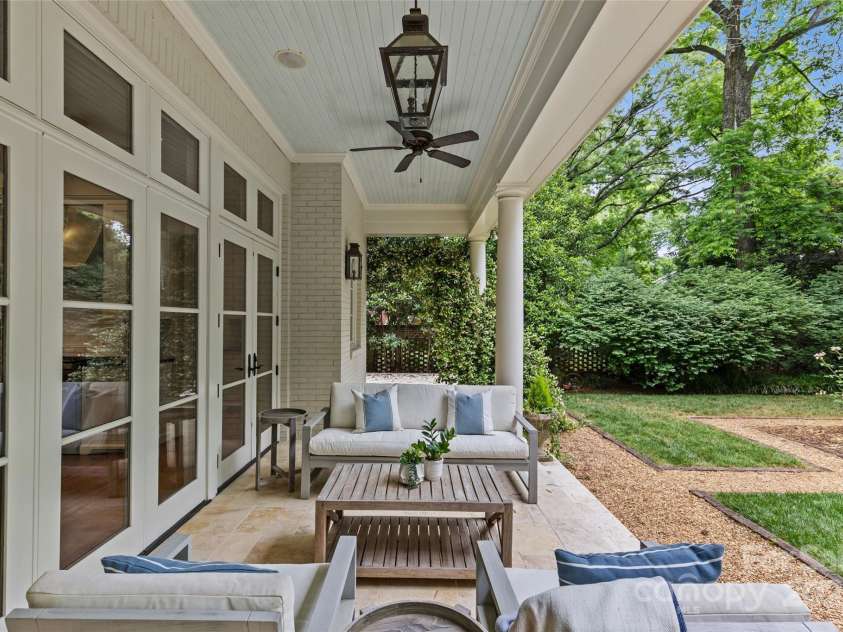 1579 Queens Road, Charlotte, NC 28207.  MLS# CAR4201917, YatesRealty ID 2958. 