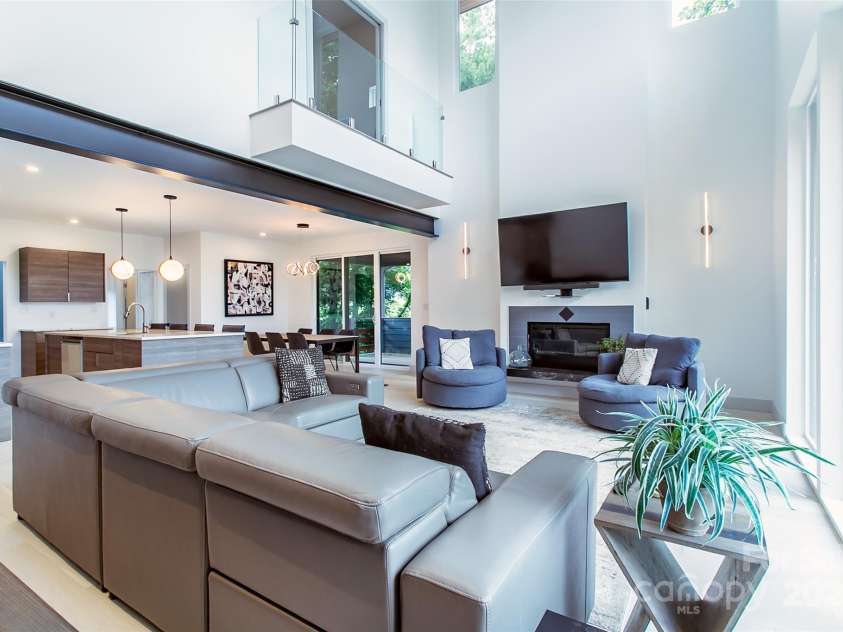 22 Lara Drive, Mills River, NC 28759.  MLS# CAR4271505, YatesRealty ID 2958. Foyer toward LR