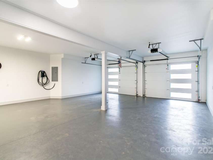 22 Lara Drive, Mills River, NC 28759.  MLS# CAR4271505, YatesRealty ID 2958. Garage