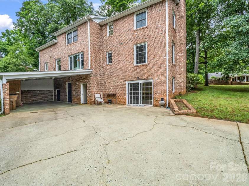 224 Windsor Drive, Shelby, NC 28150.  MLS# CAR4389885, YatesRealty ID 29580. 