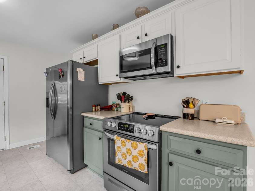224 Windsor Drive, Shelby, NC 28150.  MLS# CAR4389885, YatesRealty ID 29580. 
