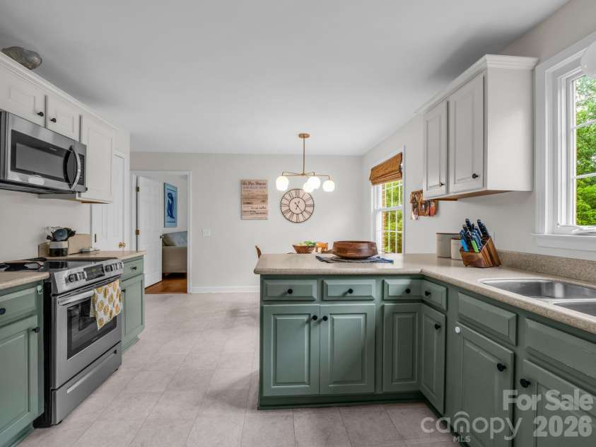 224 Windsor Drive, Shelby, NC 28150.  MLS# CAR4389885, YatesRealty ID 29580. 