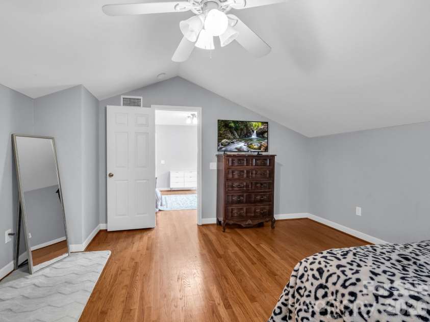 224 Windsor Drive, Shelby, NC 28150.  MLS# CAR4389885, YatesRealty ID 29580. 