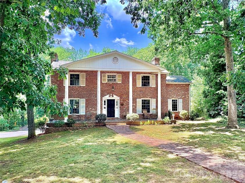 224 Windsor Drive, Shelby, NC 28150.  MLS# CAR4389885, YatesRealty ID 29580. 