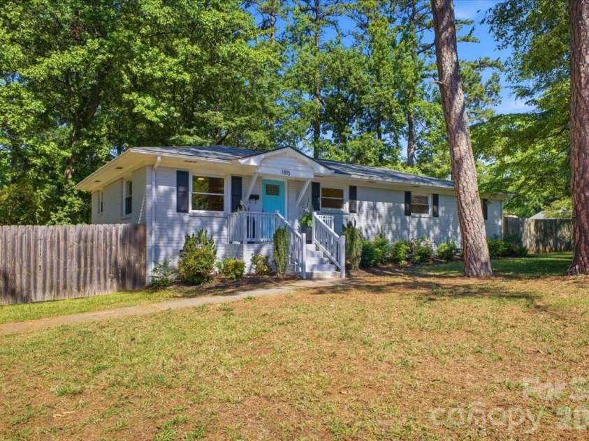 1815 Haines Street, Charlotte, NC 28216.  MLS# CAR4383212, YatesRealty ID 29581. 